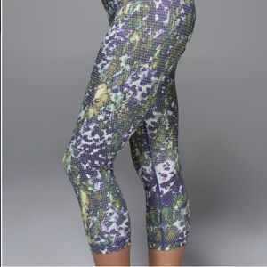 Lululemon high rise crop size 2.